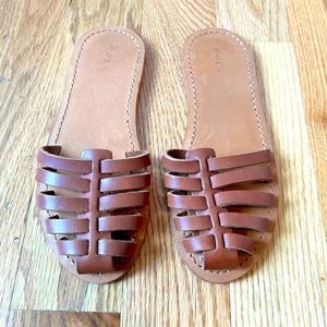 Doen Wyeth Fisherman Slides. Size 38. Excellent condition.